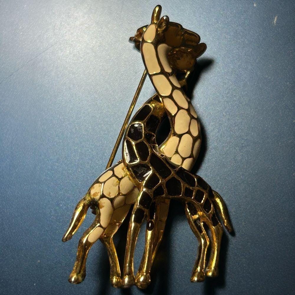 Gold Tone Giraffe Brooch Pin Enamel Safari Animal Statement Jewelry 2 inch - Picture 2 of 4